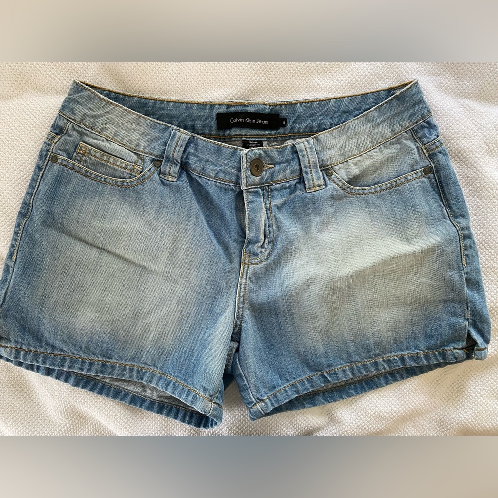 Women’s Vintage Calvin Klein Mid Rise Denim Shorts